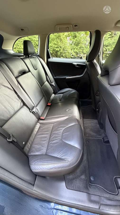 Volvo XC60 2012 — photo 10