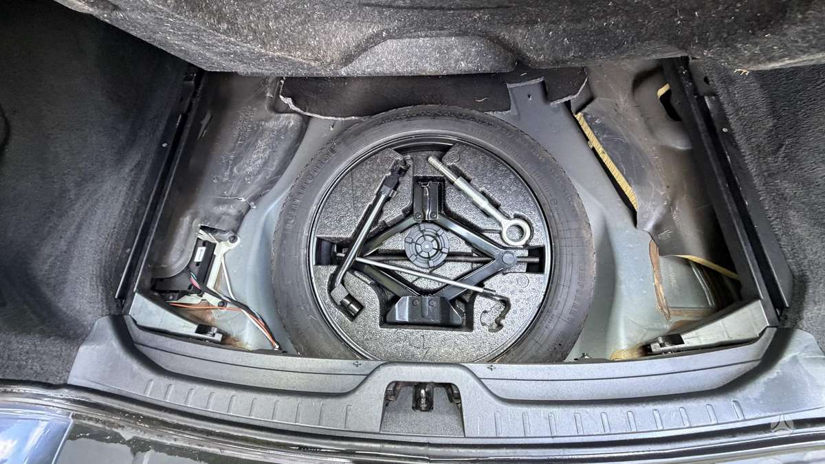 Volvo XC60 2012 — photo 17