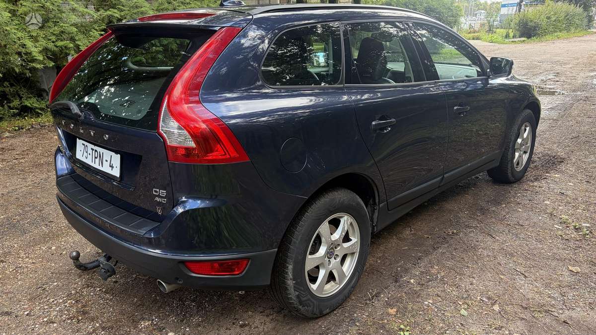 Volvo XC60 2012 — interior