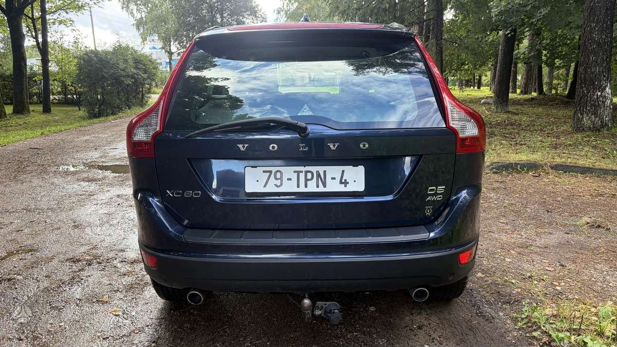 Volvo XC60 2012 — engine 2400 cm³, 215 HP (158kW)