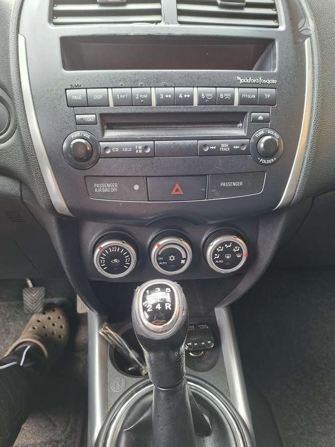 Mitsubishi ASX 2012 — photo 8