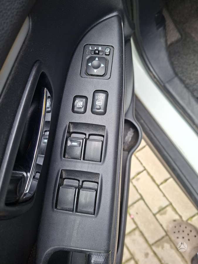 Mitsubishi ASX 2012 — photo 9