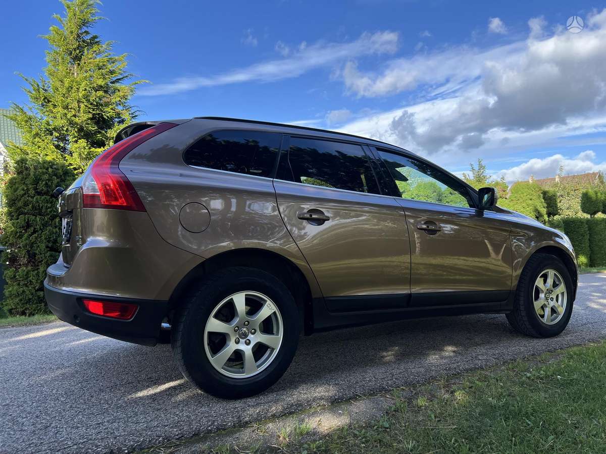 Volvo XC60 2009 — photo 10