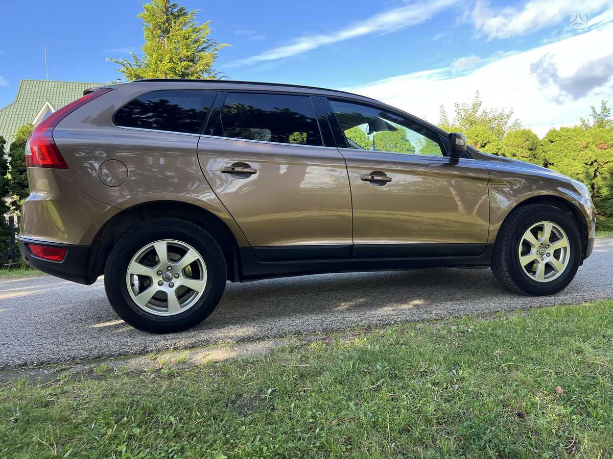 Volvo XC60 2009 — photo 11