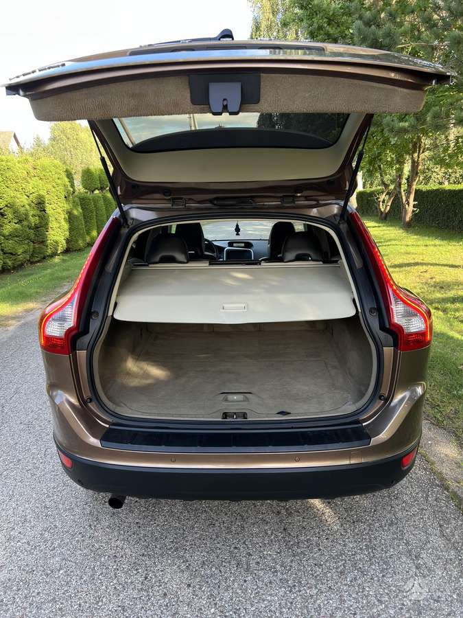 Volvo XC60 2009 — photo 18