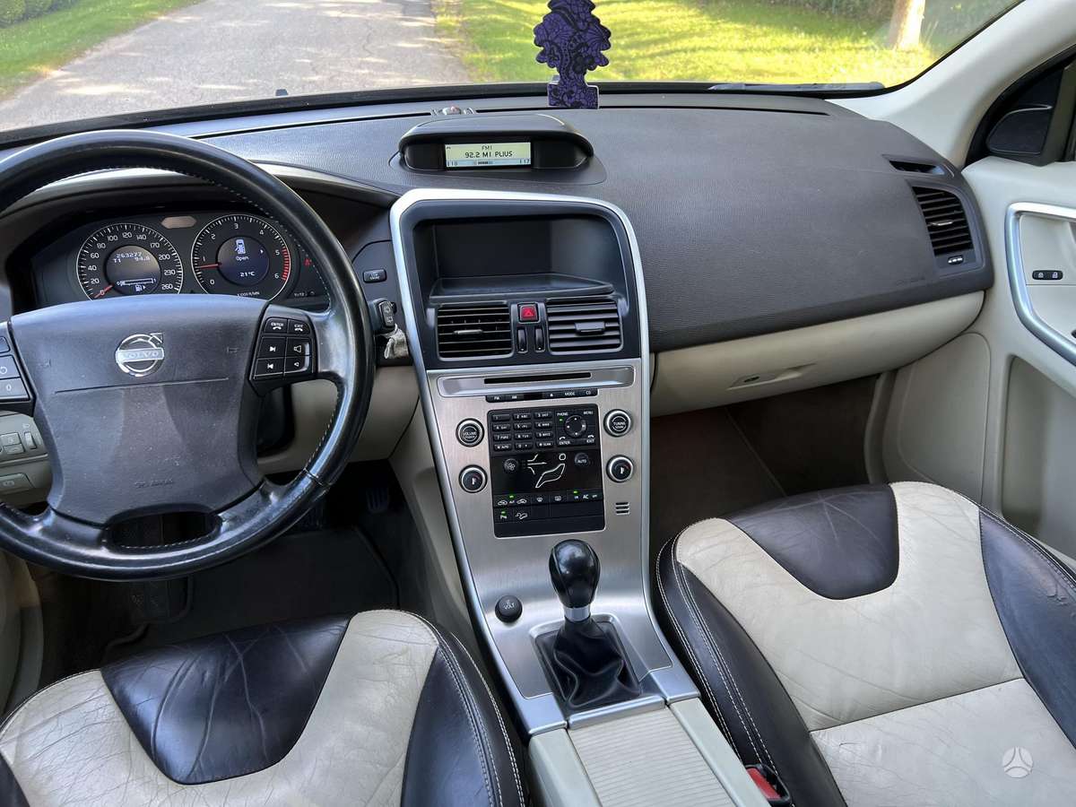 Volvo XC60 2009 — photo 19