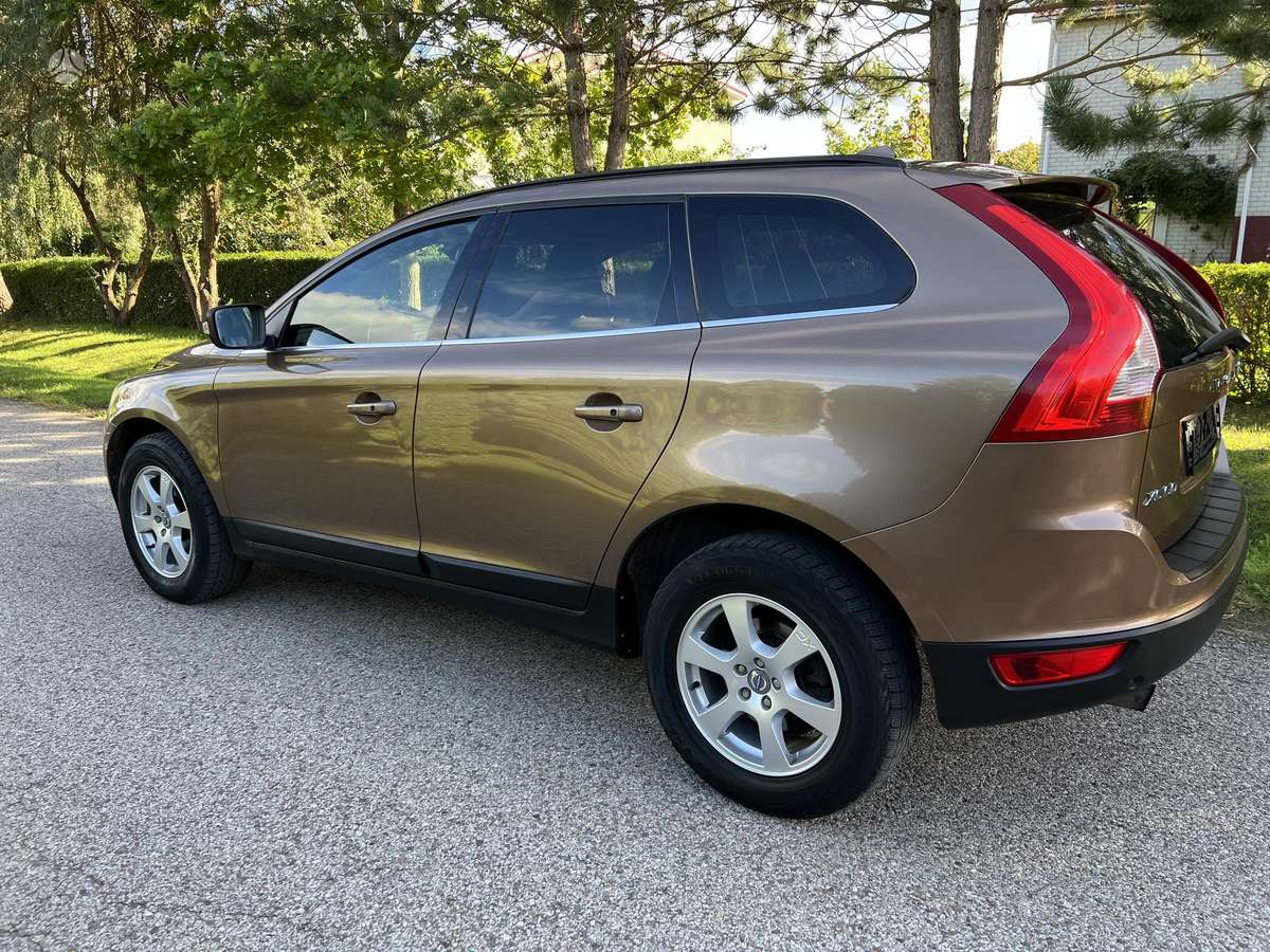Volvo XC60 2009 — photo 7