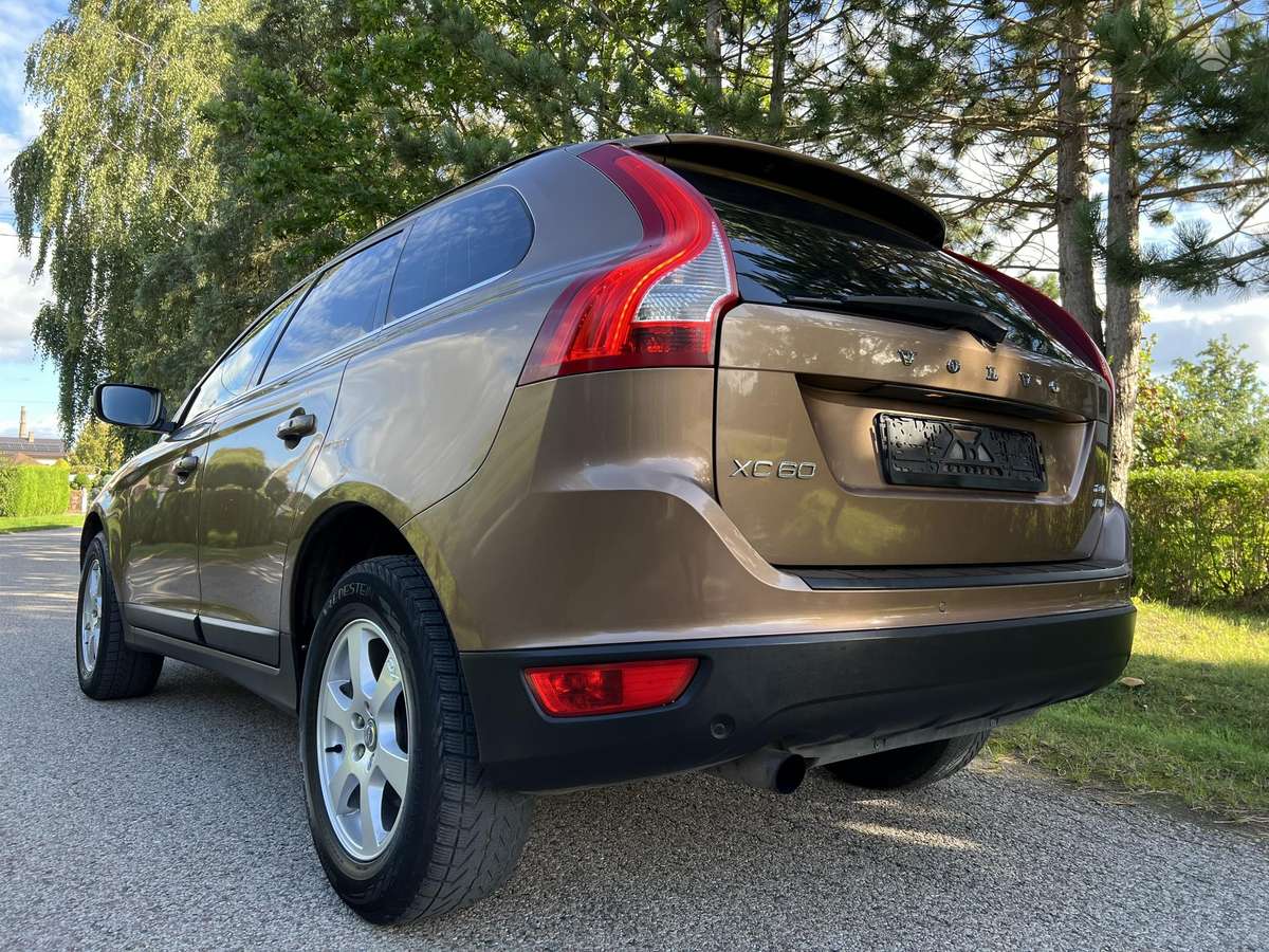 Volvo XC60 2009 — photo 8