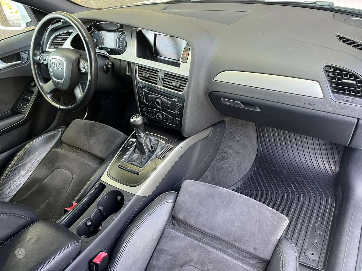 Audi A4 2009 — photo 10