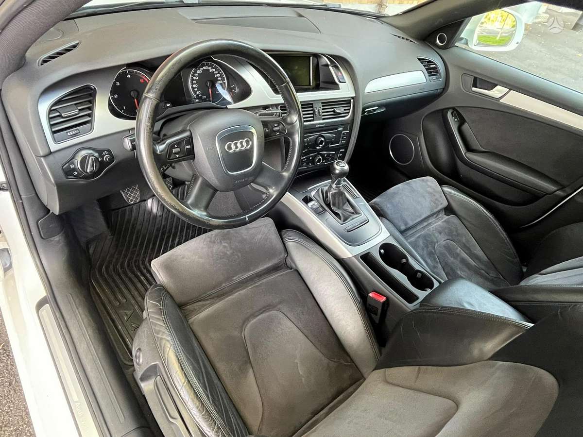 Audi A4 2009 — photo 11