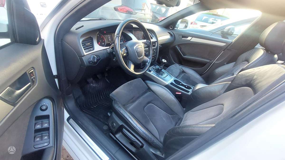 Audi A4 2009 — photo 16