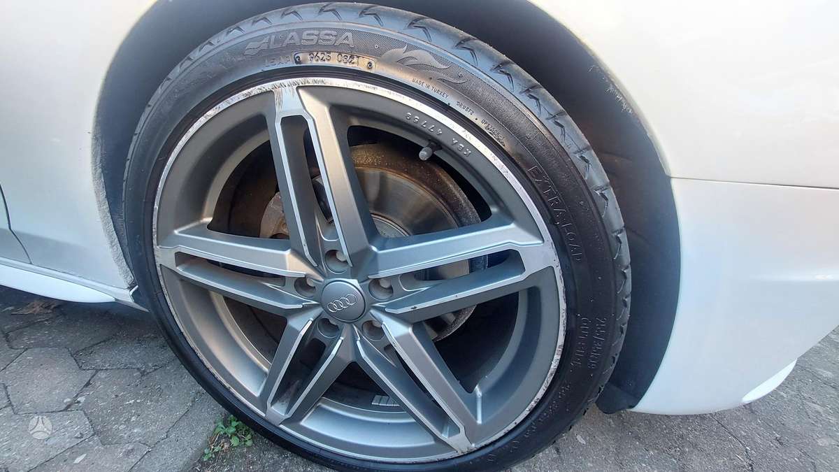 Audi A4 2009 — photo 17
