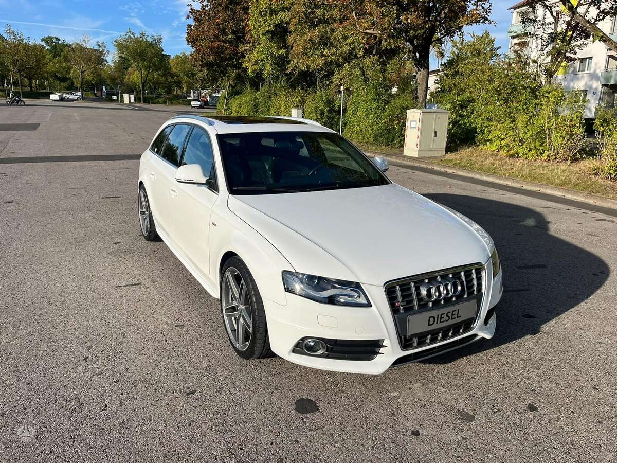 Audi A4 2009 — rear view