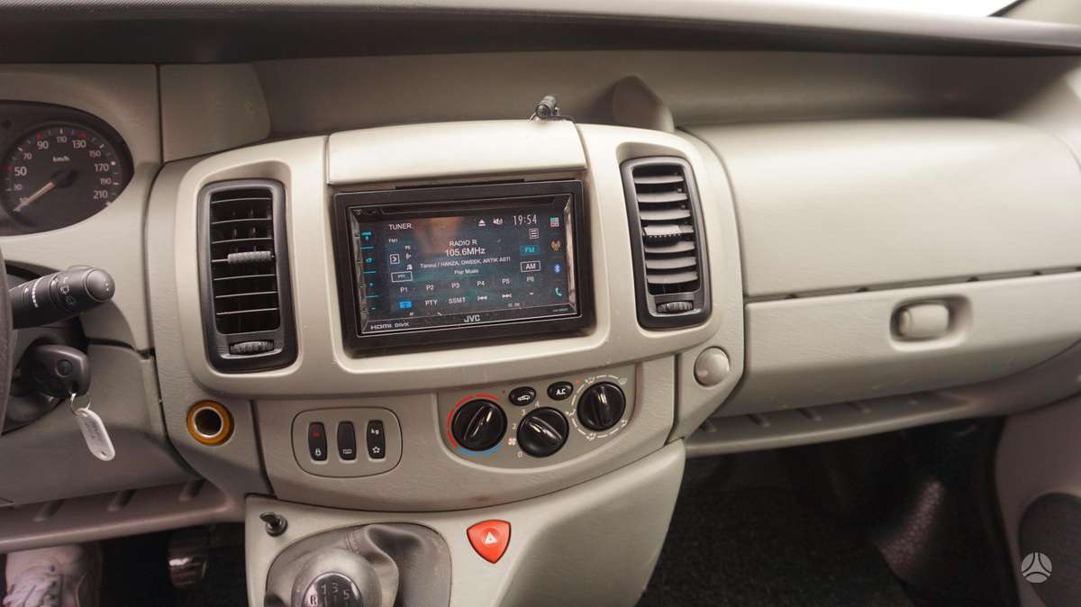 Renault Trafic 2007 — photo 23