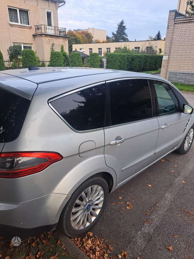Ford S-MAX 2011 — engine