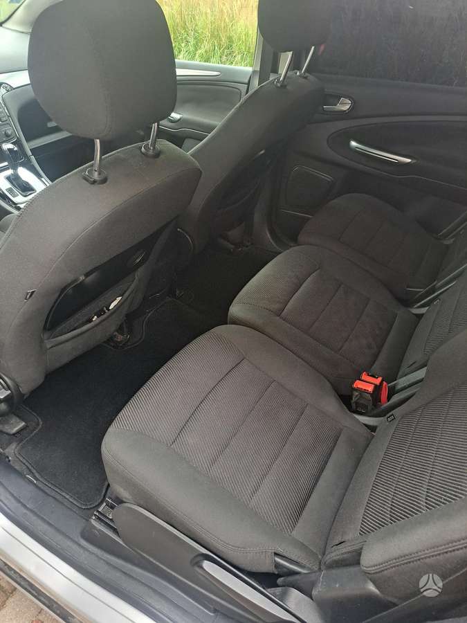 Ford S-MAX 2011 — photo 8