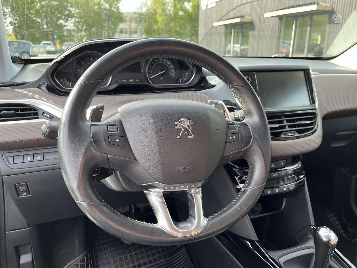 Peugeot 2008 2014 — photo 11
