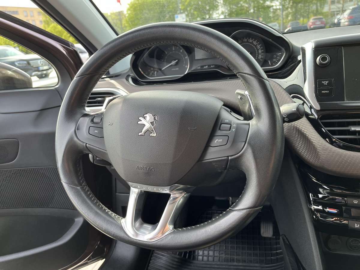Peugeot 2008 2014 — photo 12