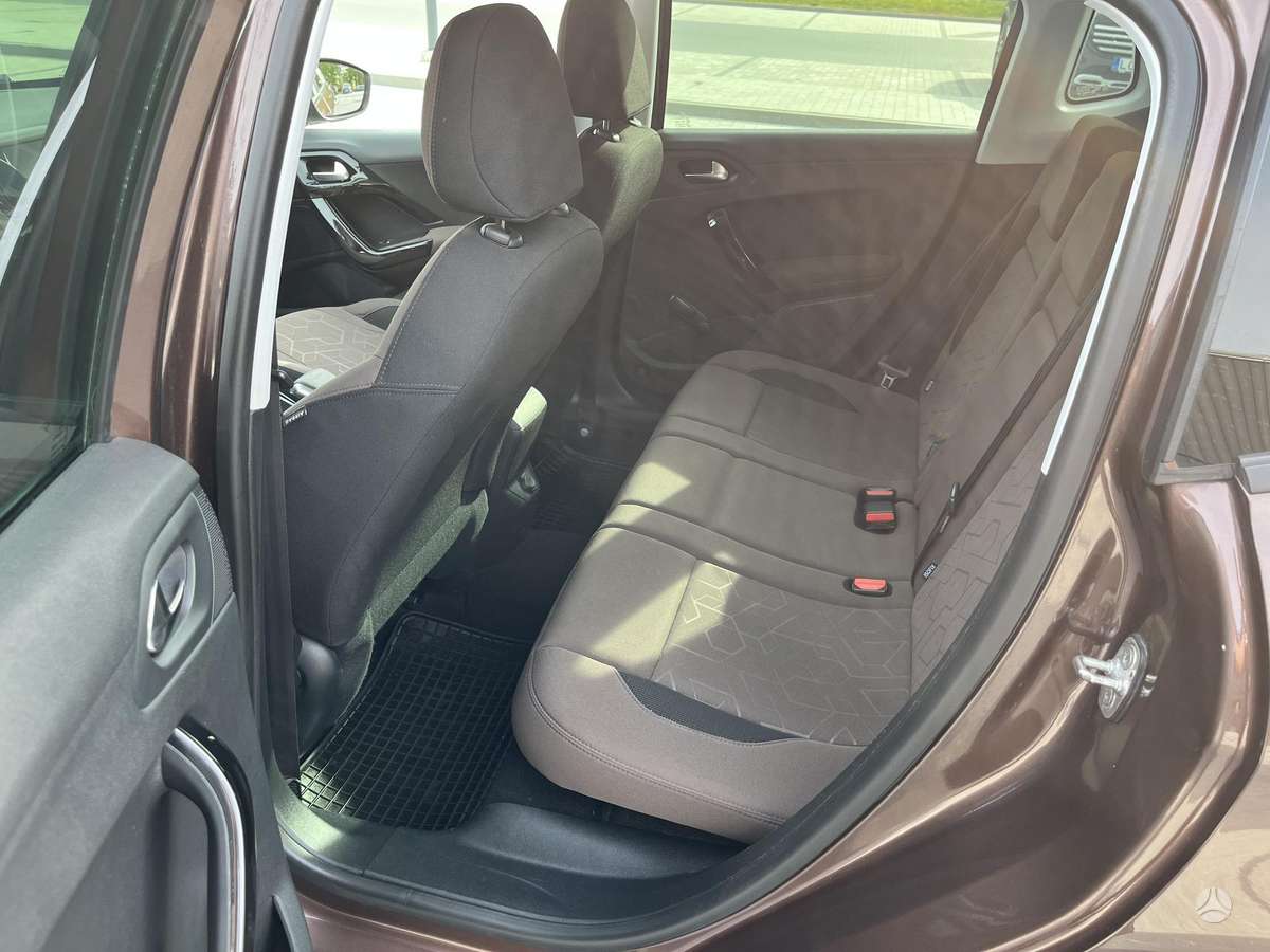 Peugeot 2008 2014 — photo 13