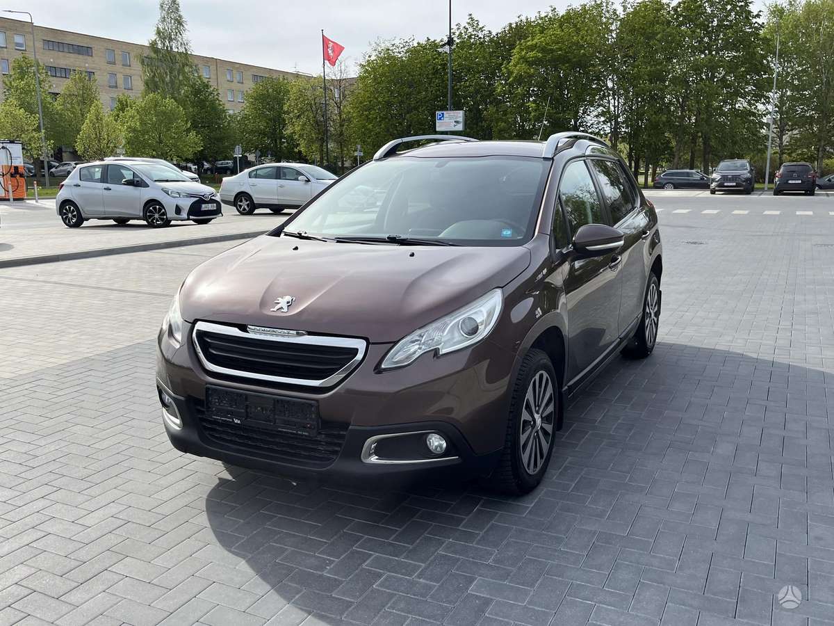 Peugeot 2008 2014 — rear view