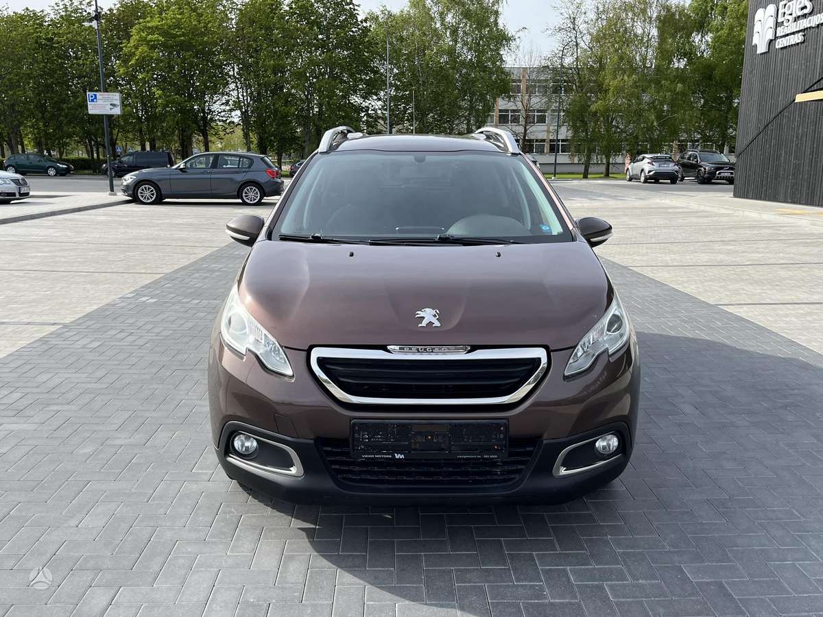 Peugeot 2008 2014 — interior