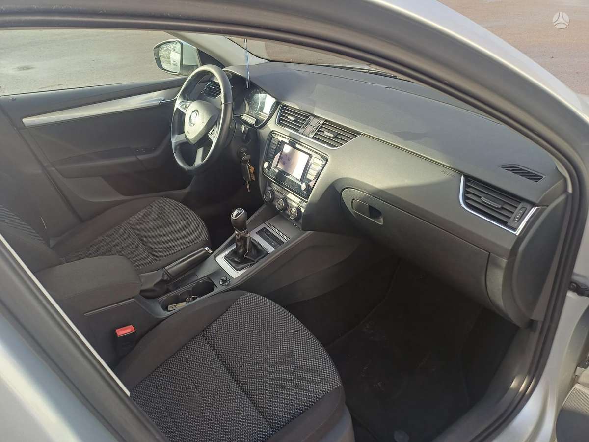 Skoda Octavia 2014 — interior