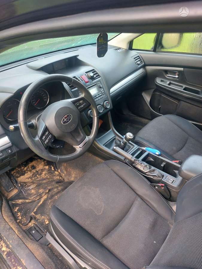 Subaru XV 2012 — rear view