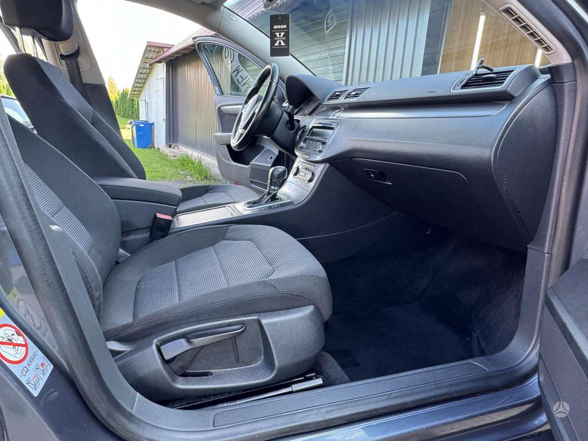 Volkswagen Passat 2012 — photo 10