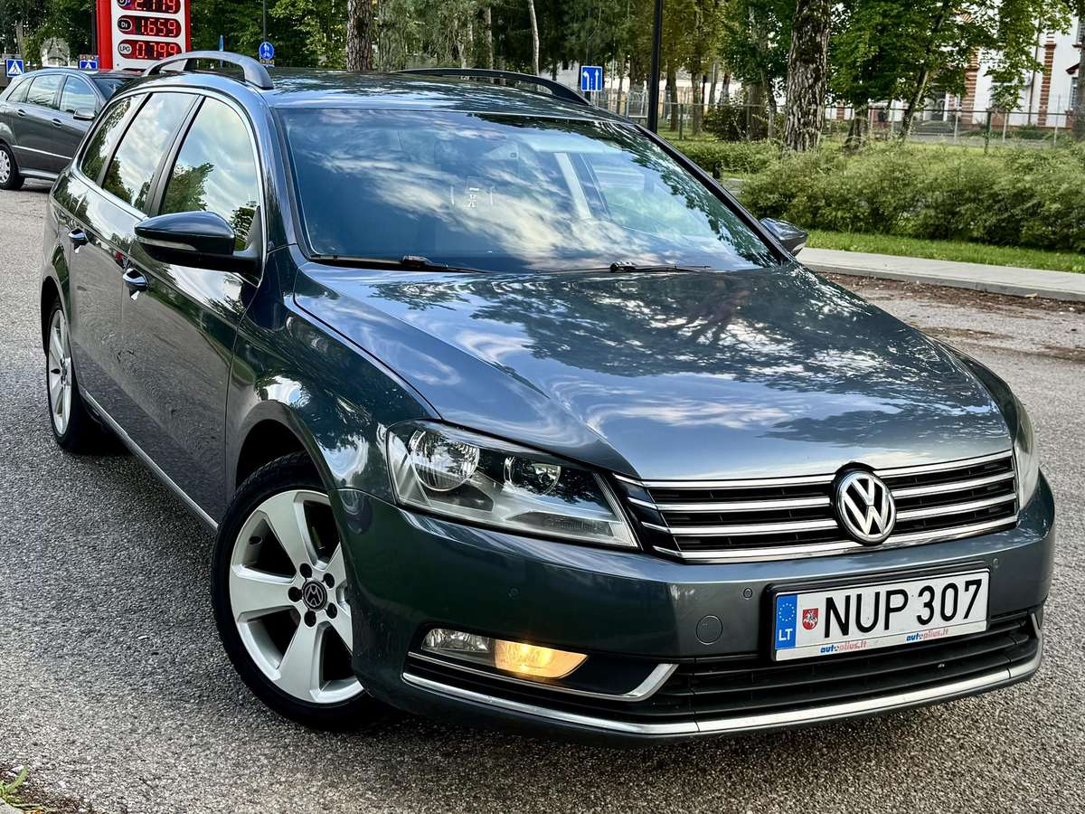 Volkswagen Passat 2012 — photo 11
