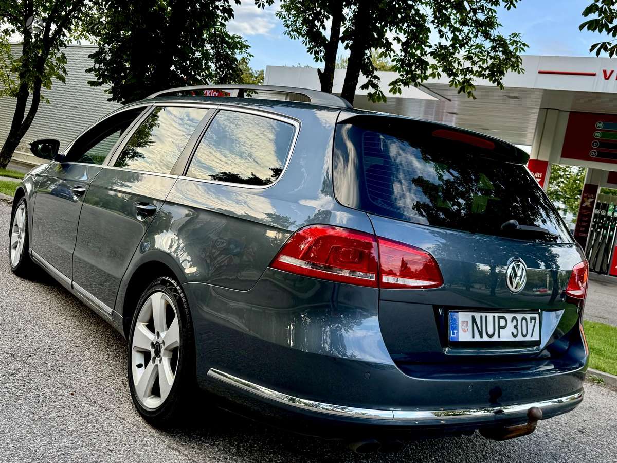 Volkswagen Passat 2012 — photo 17