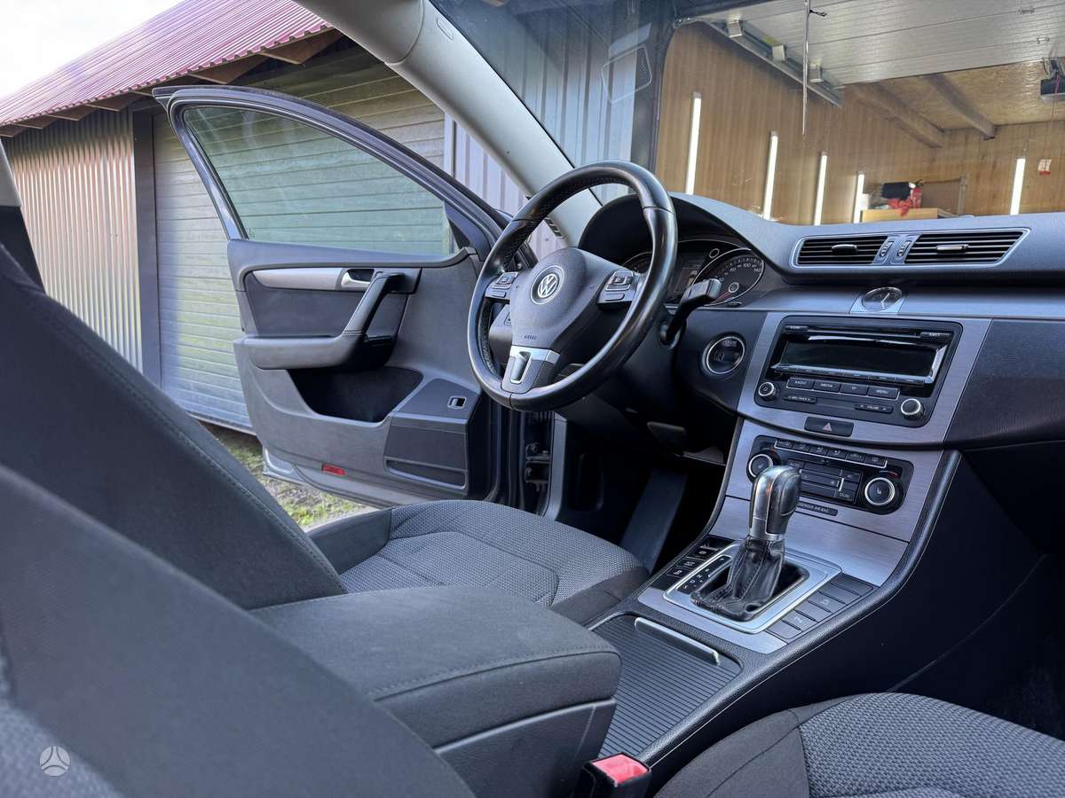 Volkswagen Passat 2012 — photo 20