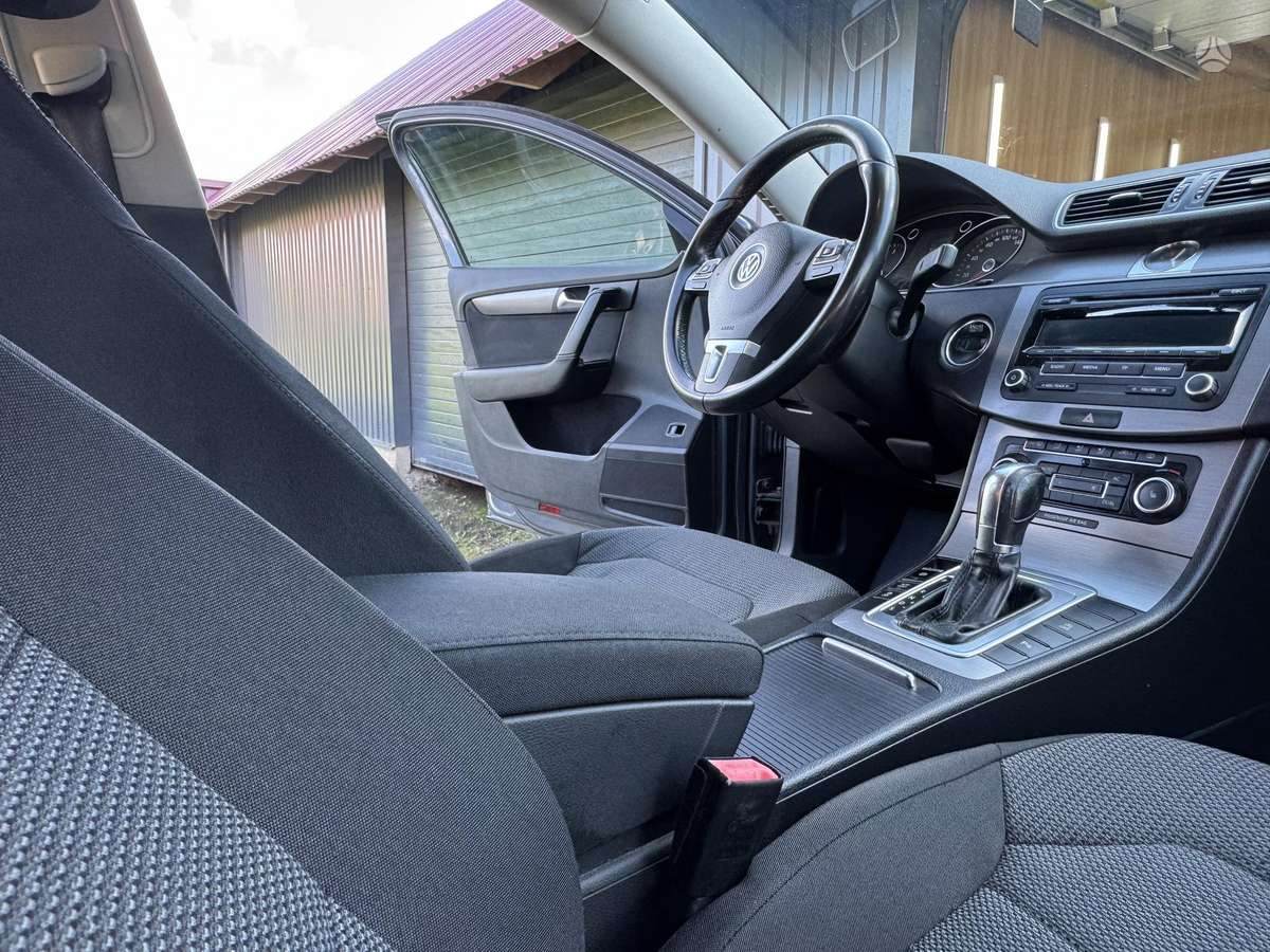Volkswagen Passat 2012 — photo 27
