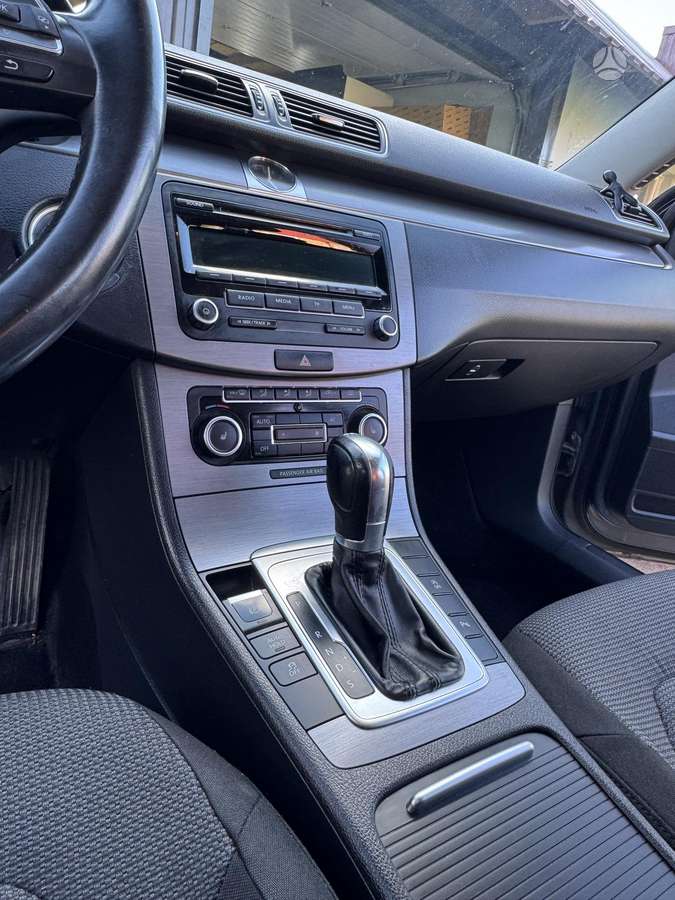 Volkswagen Passat 2012 — photo 6