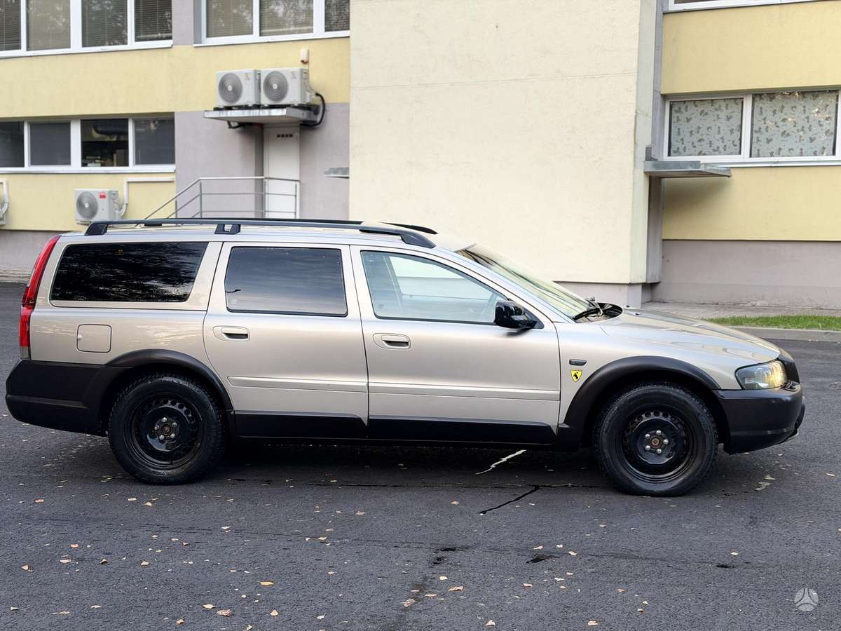 Volvo XC70 2004 — engine 2401 cm³, 163 HP (120kW)