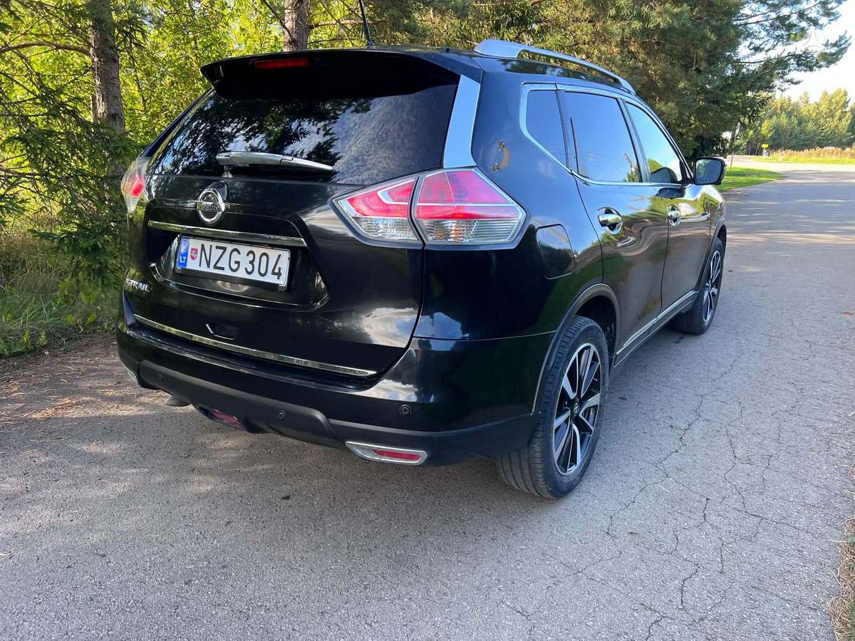 Nissan X-Trail 2015 — interior