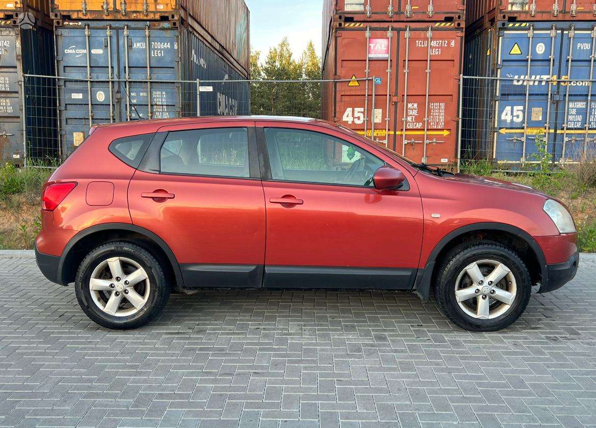 Nissan Qashqai 2009 — interior