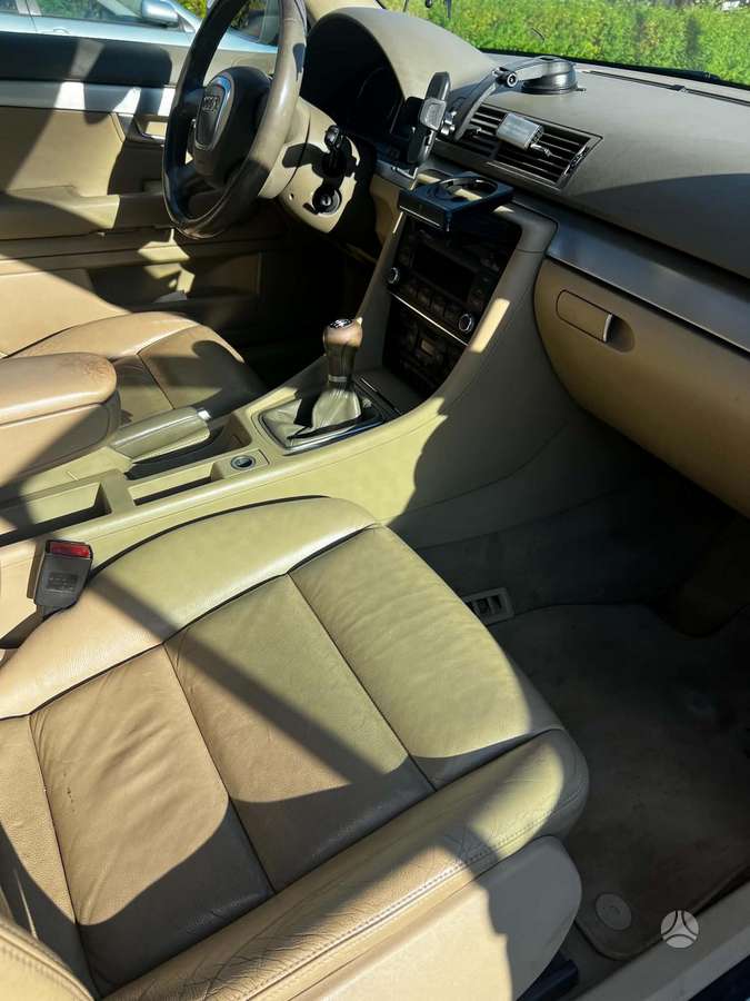 Audi A4 2008 — photo 8