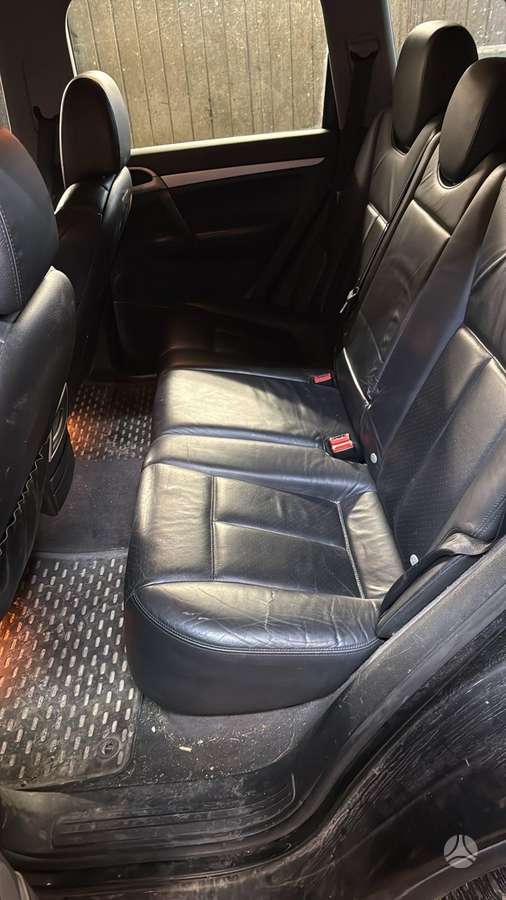 Porsche Cayenne 2005 — салон