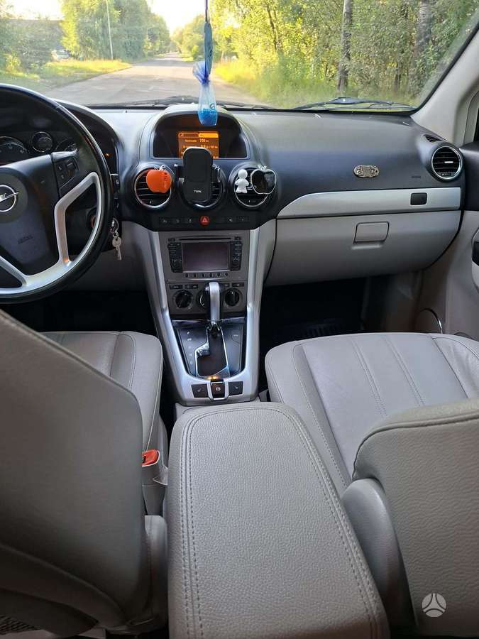 Opel Antara 2012 — photo 10