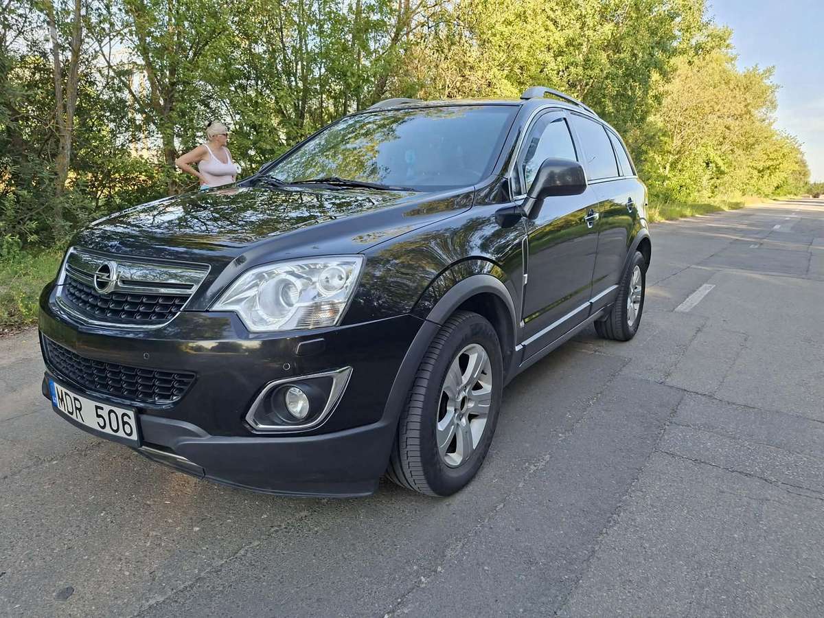 Opel Antara 2012 — rear view
