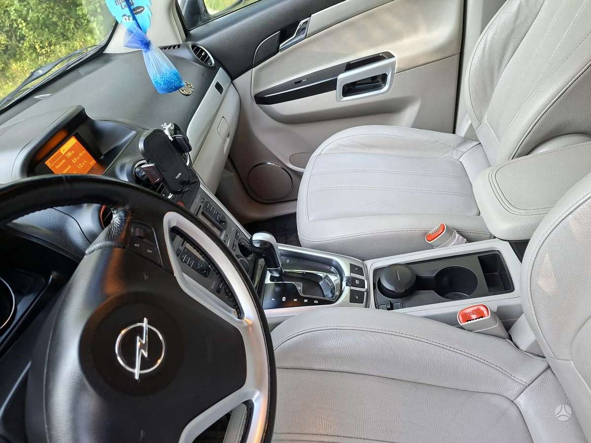 Opel Antara 2012 — photo 6