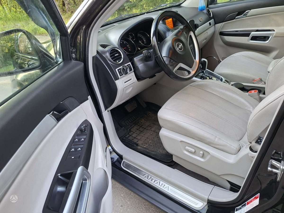 Opel Antara 2012 — photo 8