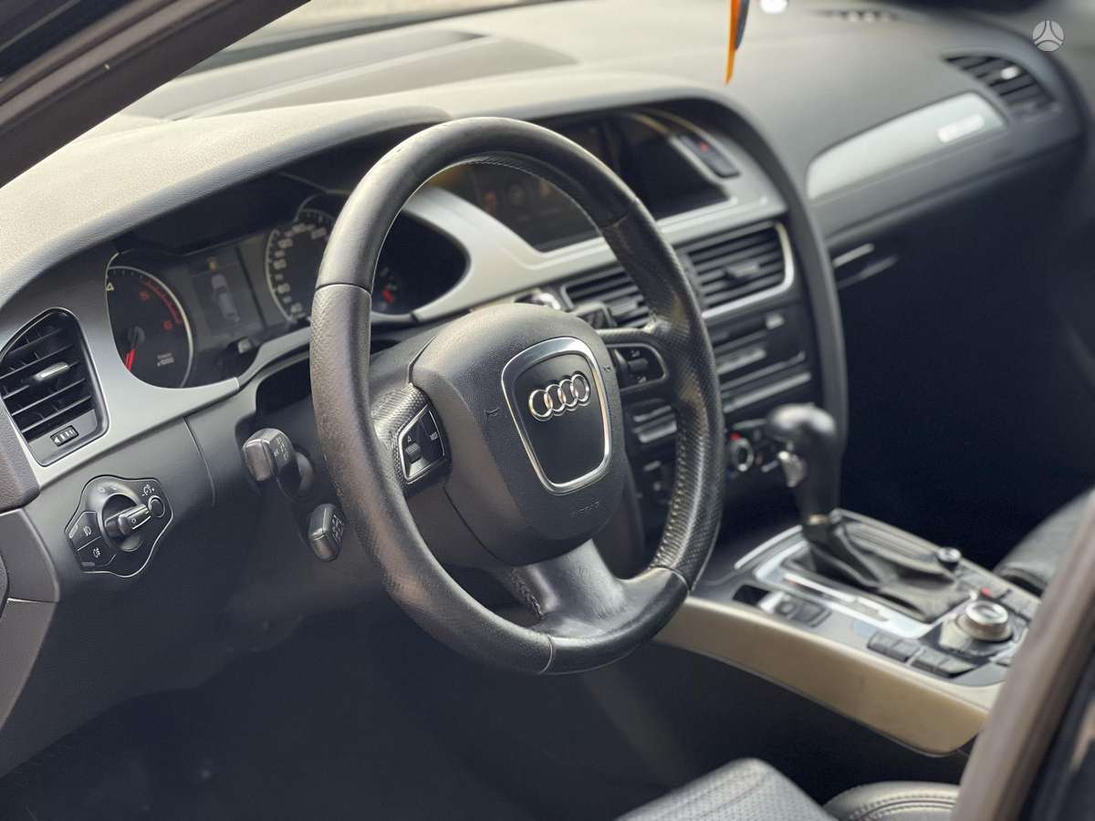 Audi A4 2009 — photo 12