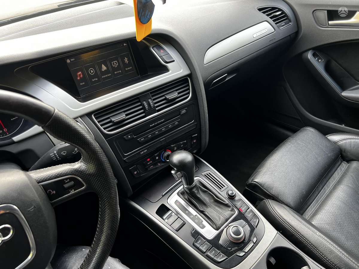 Audi A4 2009 — photo 14