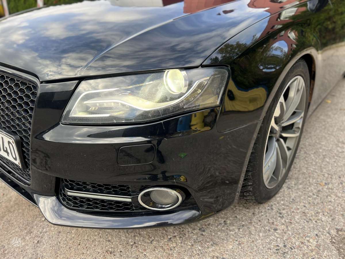 Audi A4 2009 — rear view