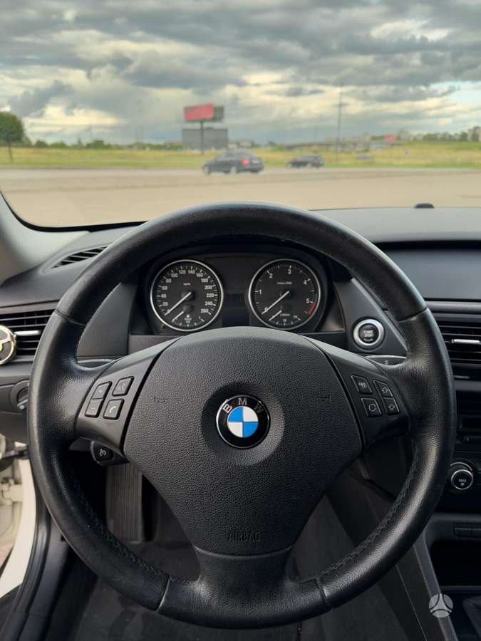 BMW X1 2012 — photo 17