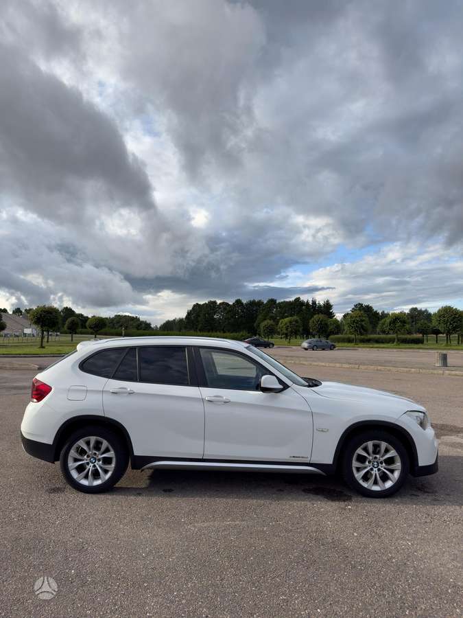 BMW X1 2012 — rear view