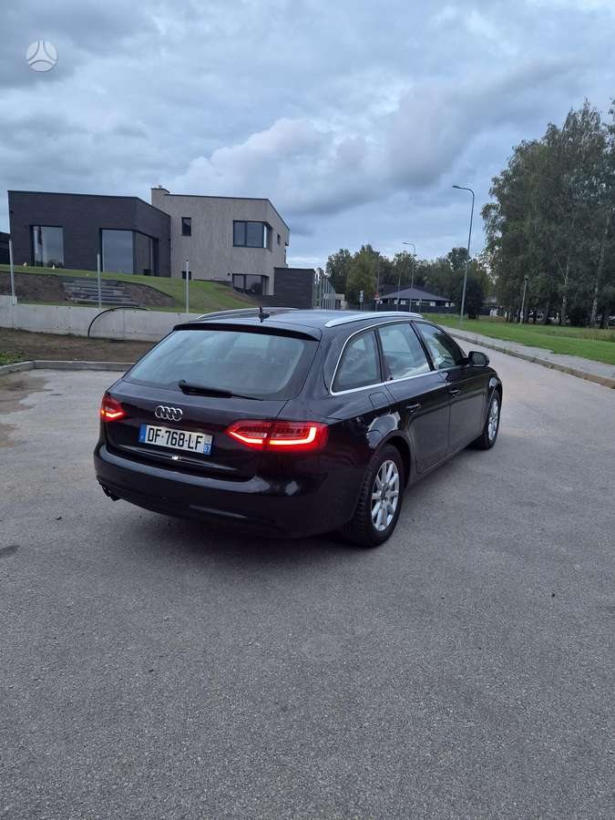 Audi A4 2014 — салон