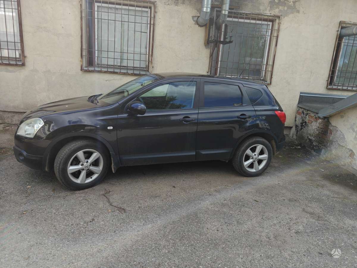 Nissan Qashqai 2008 — rear view