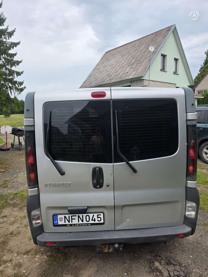 Renault Trafic 2004 — engine 1870 cm³, 101 HP (74kW)